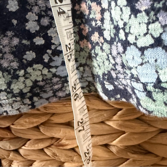 J. Jill Short Sleeve Shirt Women’s Size Large Floral 100% Pima Cotton - Picture 9 of 9